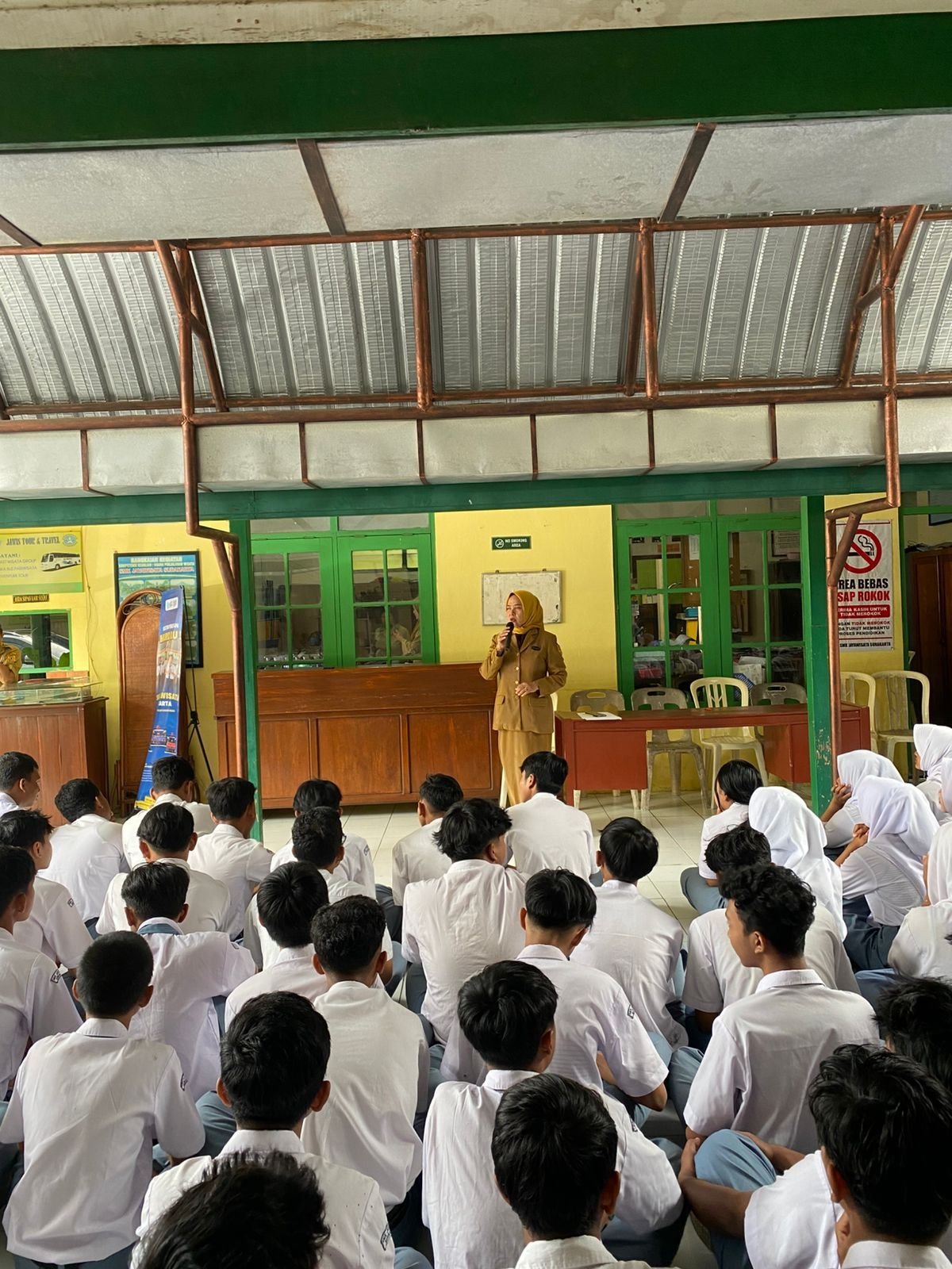 Ketua PERWATHIN,Dalam Pertikaian,Diduga Ancam Pembubaran Sekolah Pariwisata di Surakarta